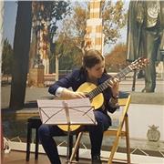 Profesora de música ofrece clases para la etapa primaria en el colegio y la etapa elemental en el conservatorio. Titulo profesional en el conservatorio “Andrés Segovia”